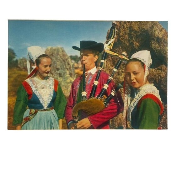 Vintage French Postcard Joueur De Binou En Bretagne Traditional Costume 1950s u - Picture 1 of 2